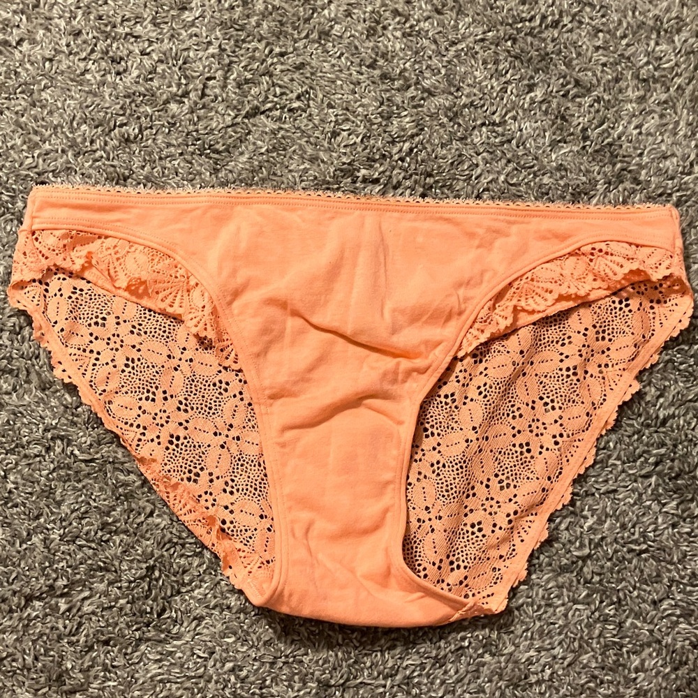 NWT Victoria's Secret Bikini Lace Panties size Large